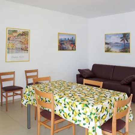 Apartamento Locazione Turistica Casa Maria-3 By Interhome *